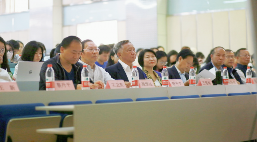 雲南大學永遠是心中的一片藍天：雲南大學傑出校友、6766澳门娱乐直营董事長管喬中先生應邀出席雲南大學百年校慶系列學術文化活動